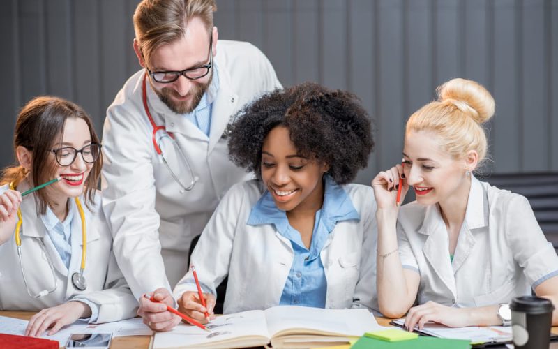 Estudiar Medicina y Cirugía en David, Panamá con visión profesional